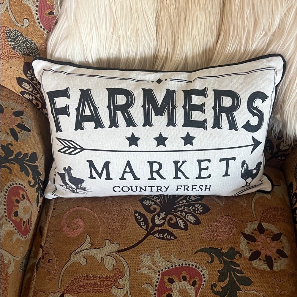 Farmers Market Country Fresh Pillow - Black and White
